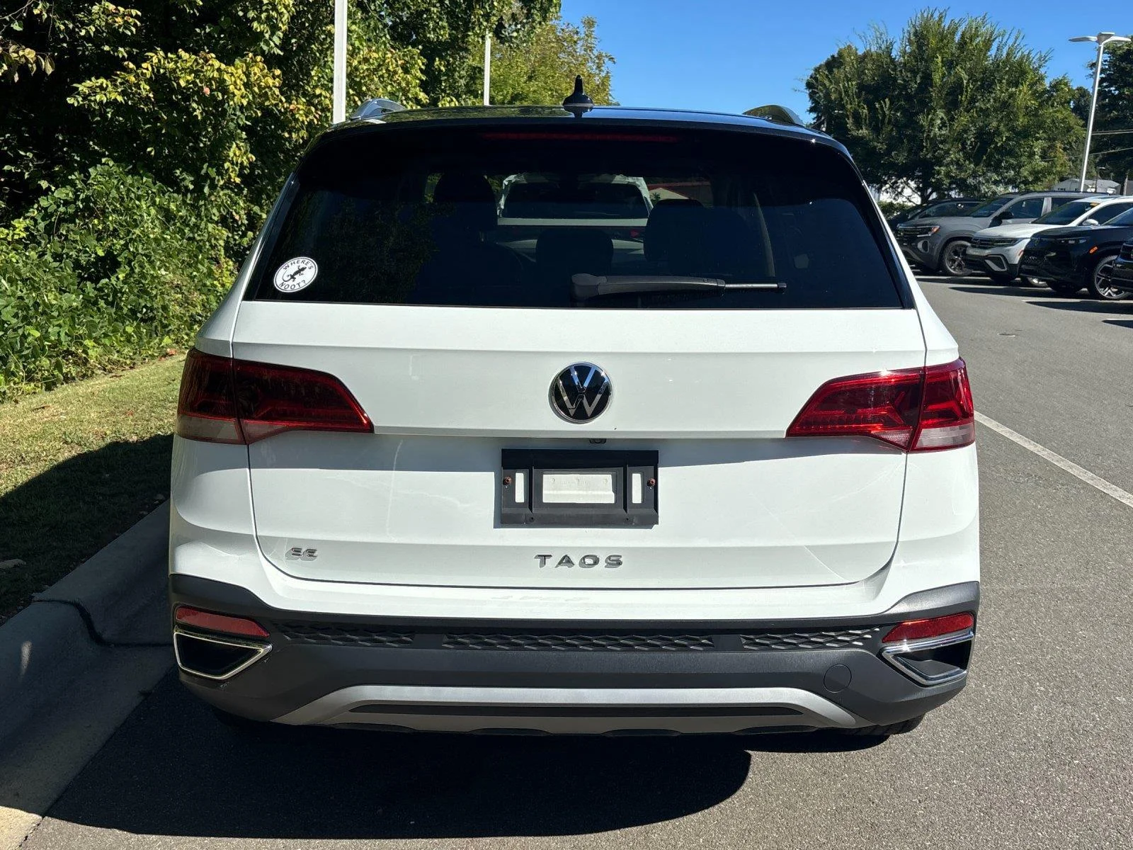 Certified Used 2023 Pure White Volkswagen SE image 4