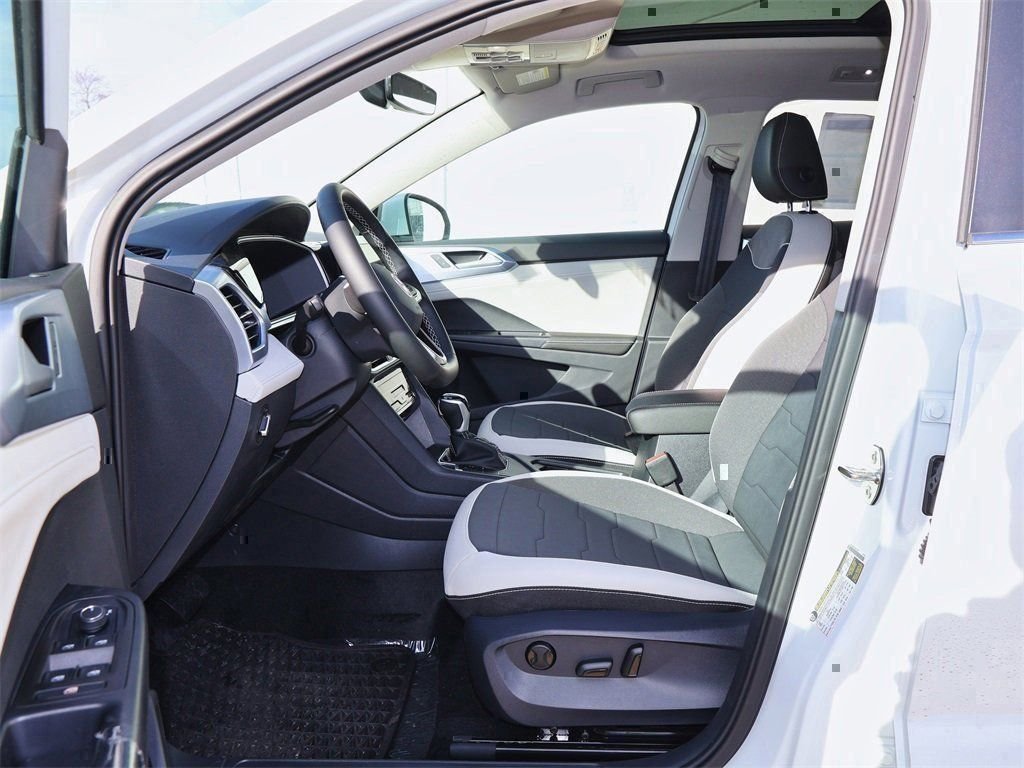 2026 Volkswagen Taos SE - Photo 11