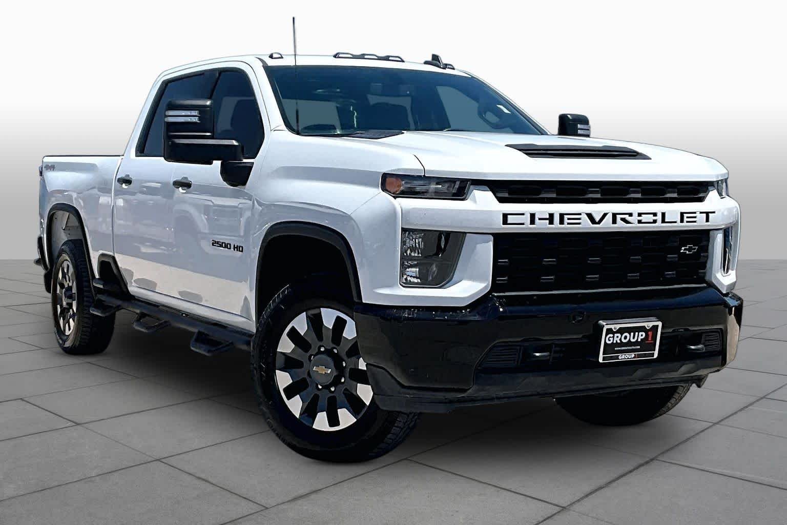 Used 2021 Summit White Chevrolet Custom image 3