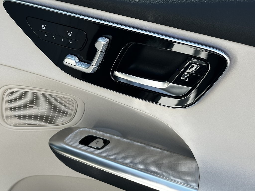 New 2027 Polar White Mercedes-Benz GLC 300 image 54