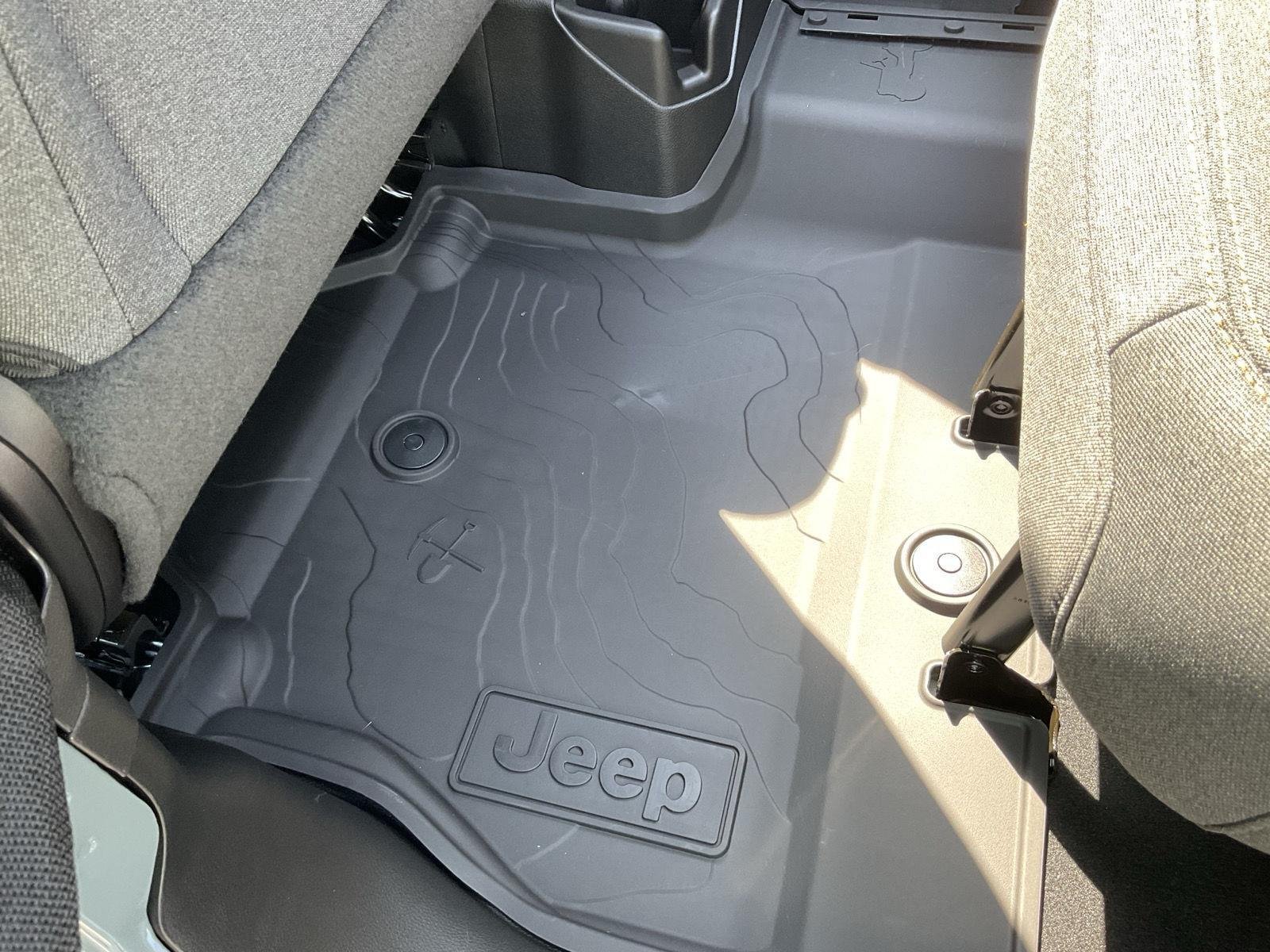 New 2026 Anvil Clearcoat Jeep Sport S image 24