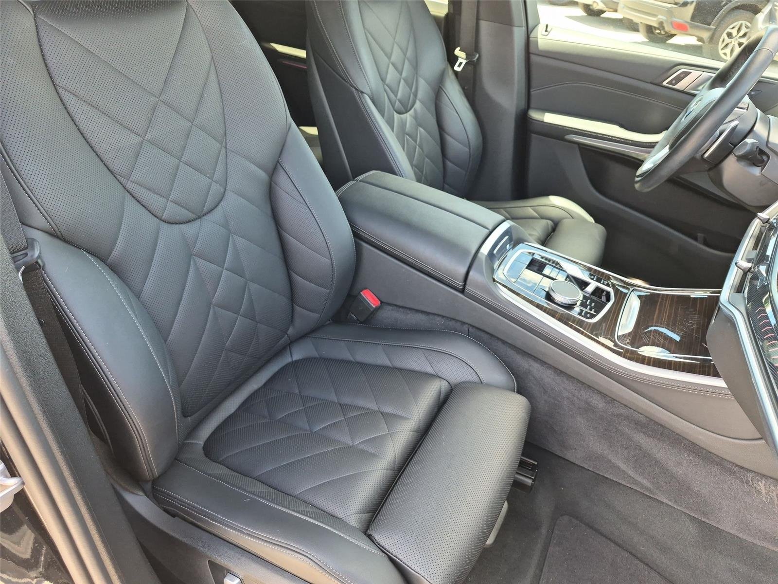 Used 2024 Black Sapphire Metallic BMW xDrive40i image 40