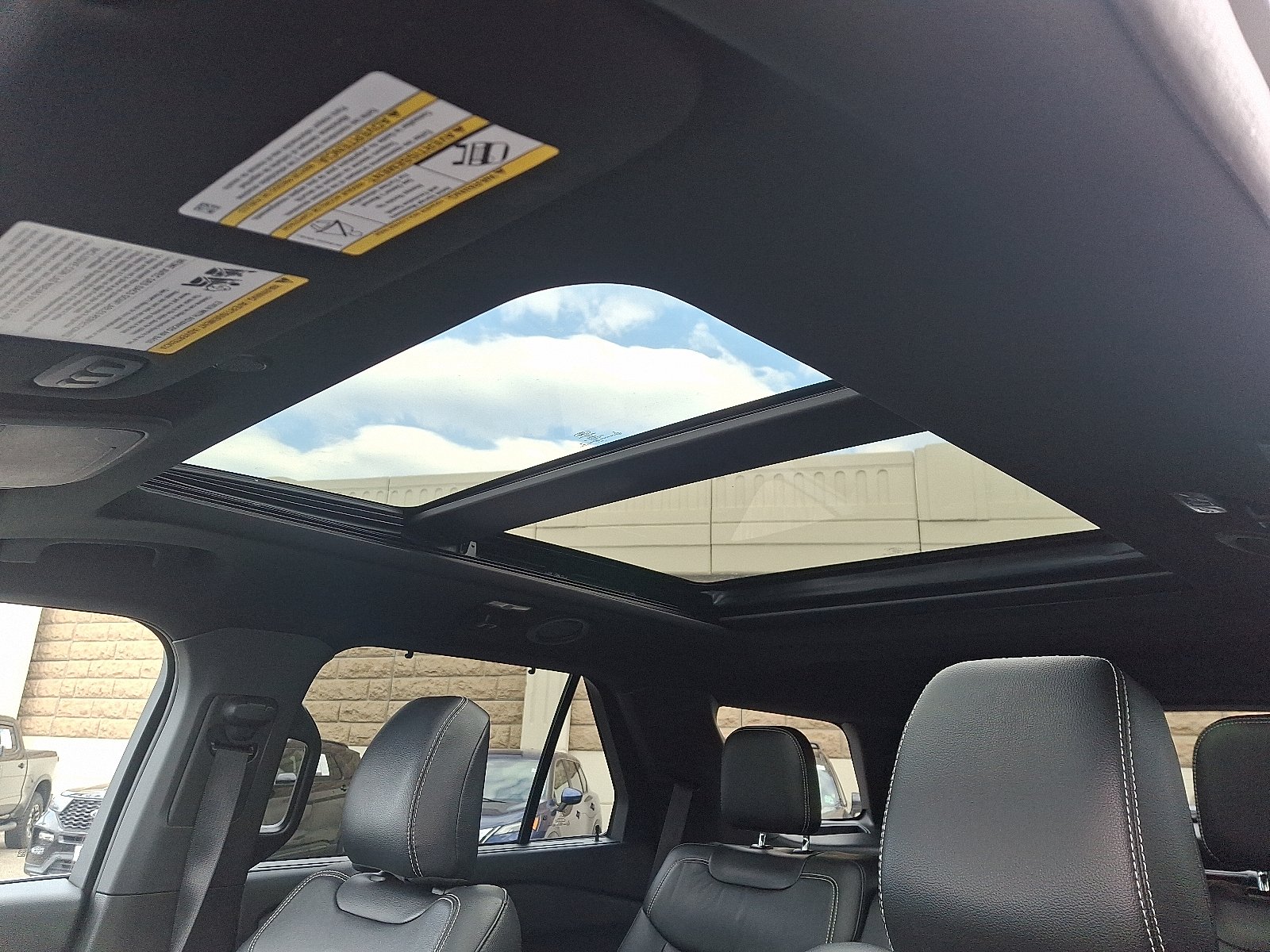 2022 Ford Explorer ST - Photo 14