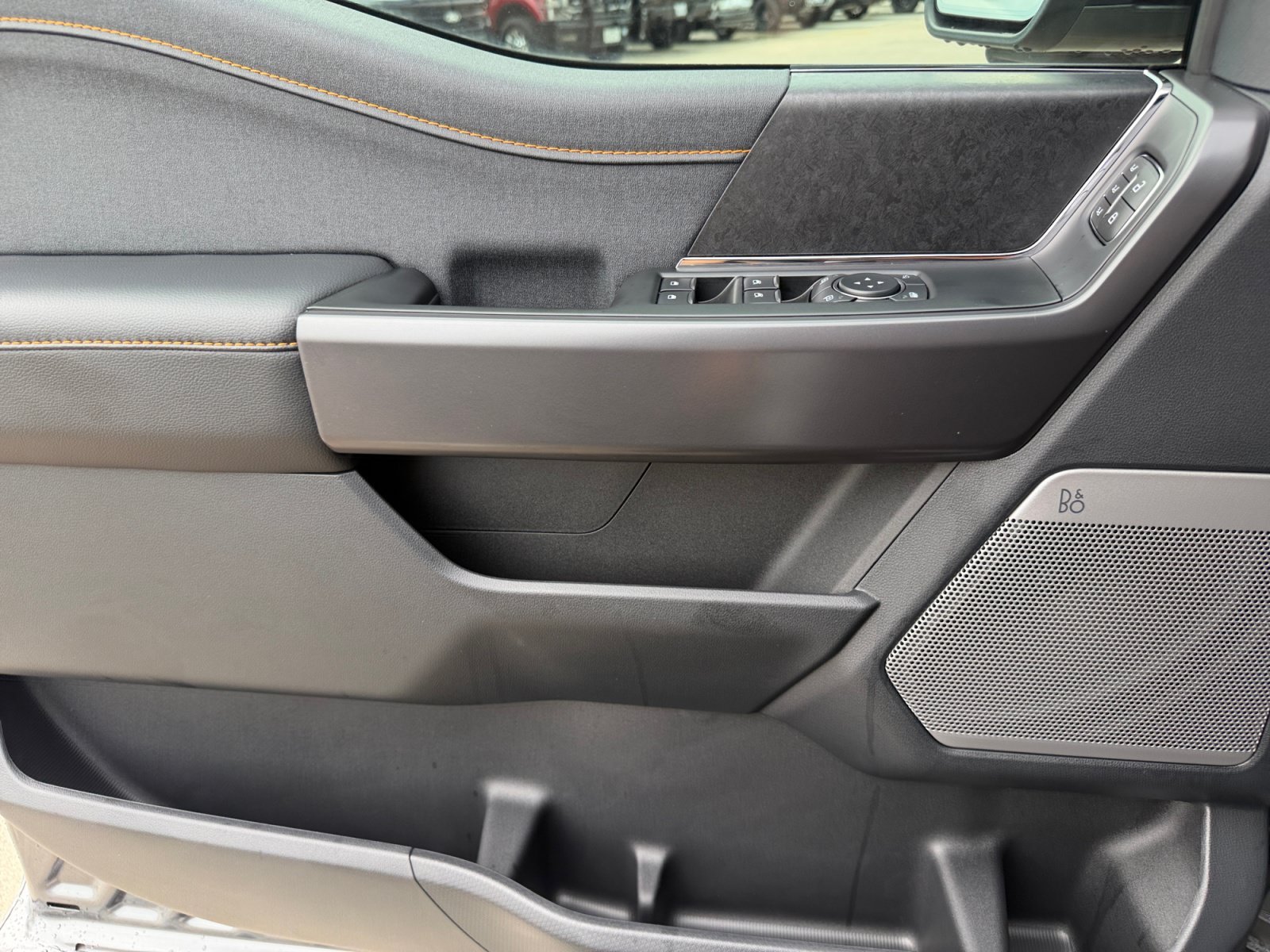 New 2026 Carbonized Gray Metallic Ford Tremor image 17