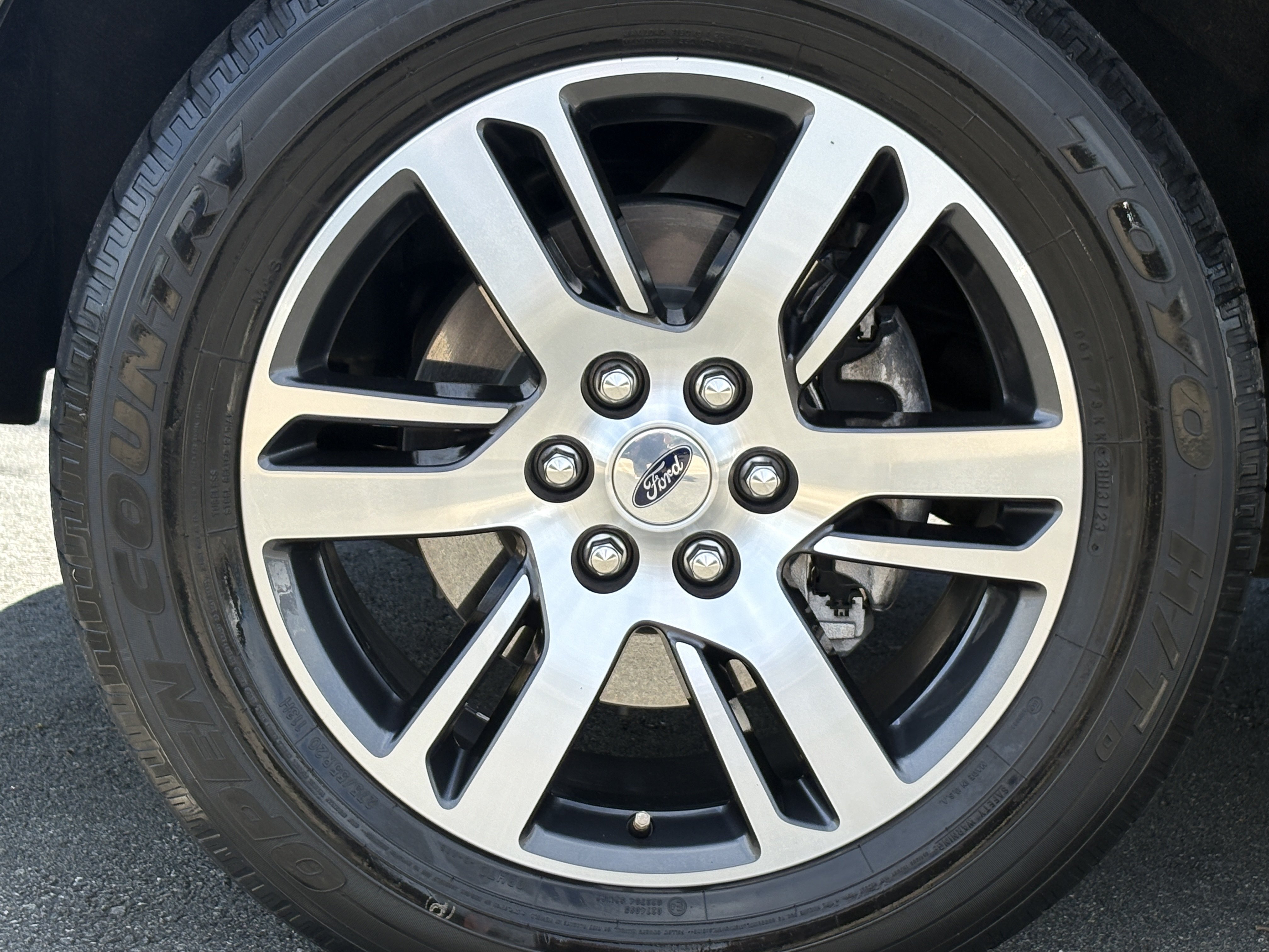 Used 2024 Gray Metallic Ford XLT image 8