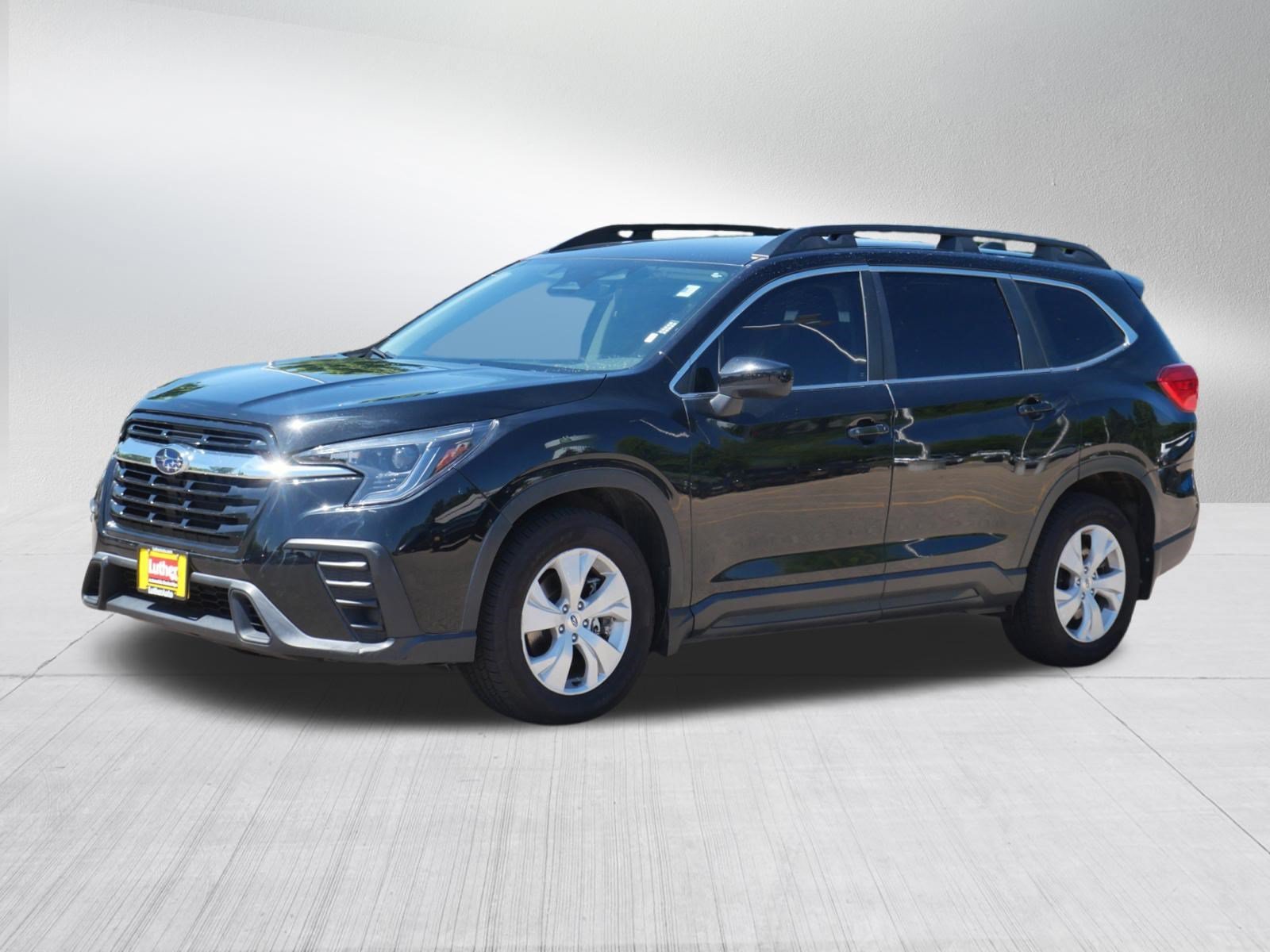 Used 2023 Crystal Black Silica Subaru 8P image 3