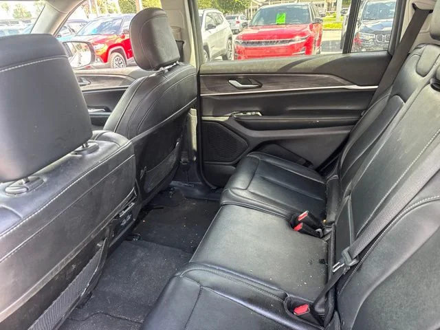 Used 2023 Gray Jeep Limited image 9