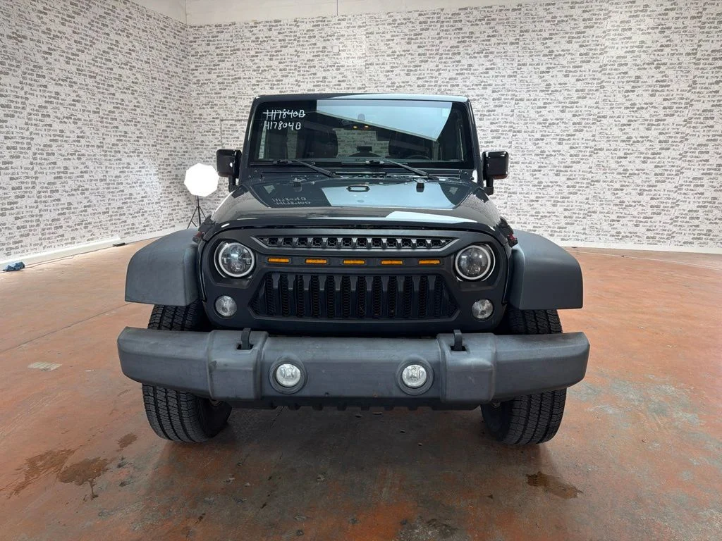 Used 2016 Rhino Clearcoat Jeep Unlimited Rubicon image 2