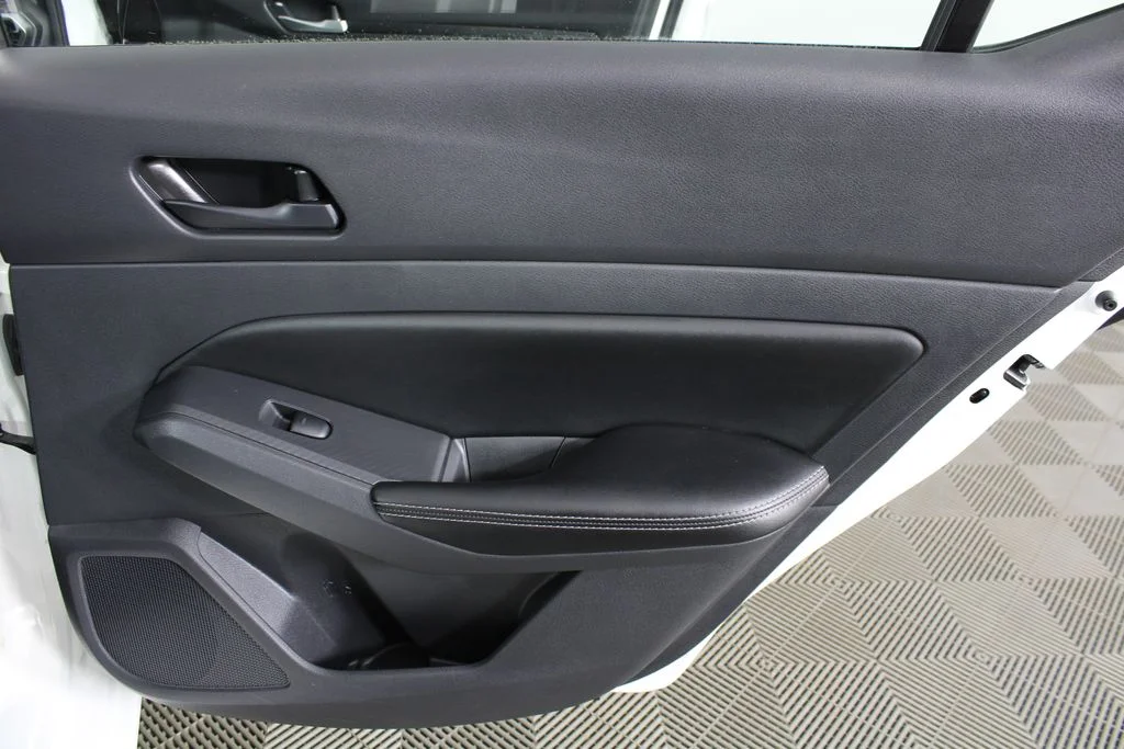 2025 Nissan Altima SV - Photo 9