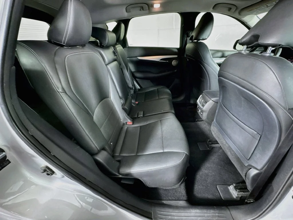 Certified Used 2019 Silver INFINITI ESSENTIAL image 36