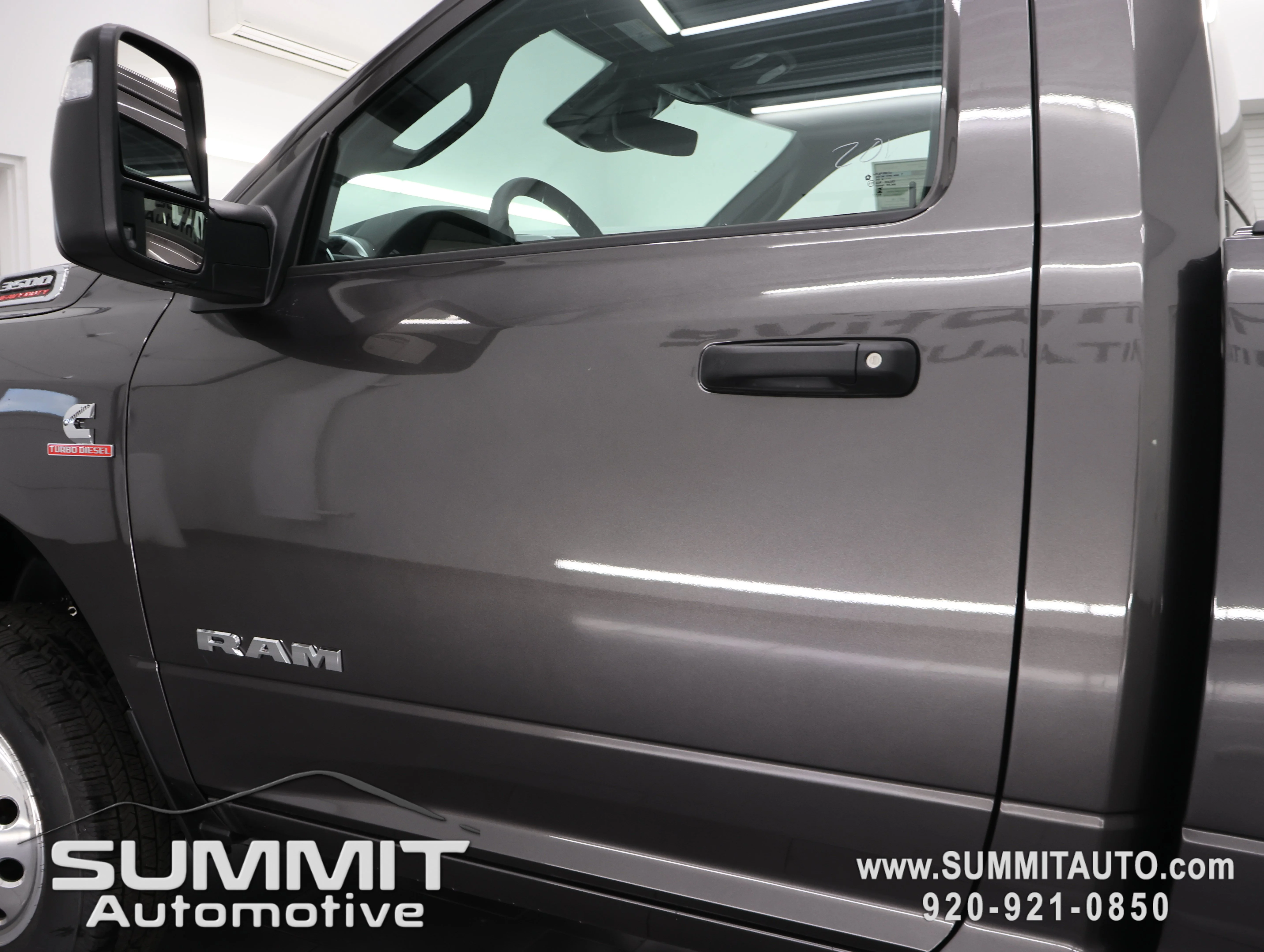 New 2026 Granite Crystal Metallic Clear-Coat Exterior Paint RAM Big Horn image 34