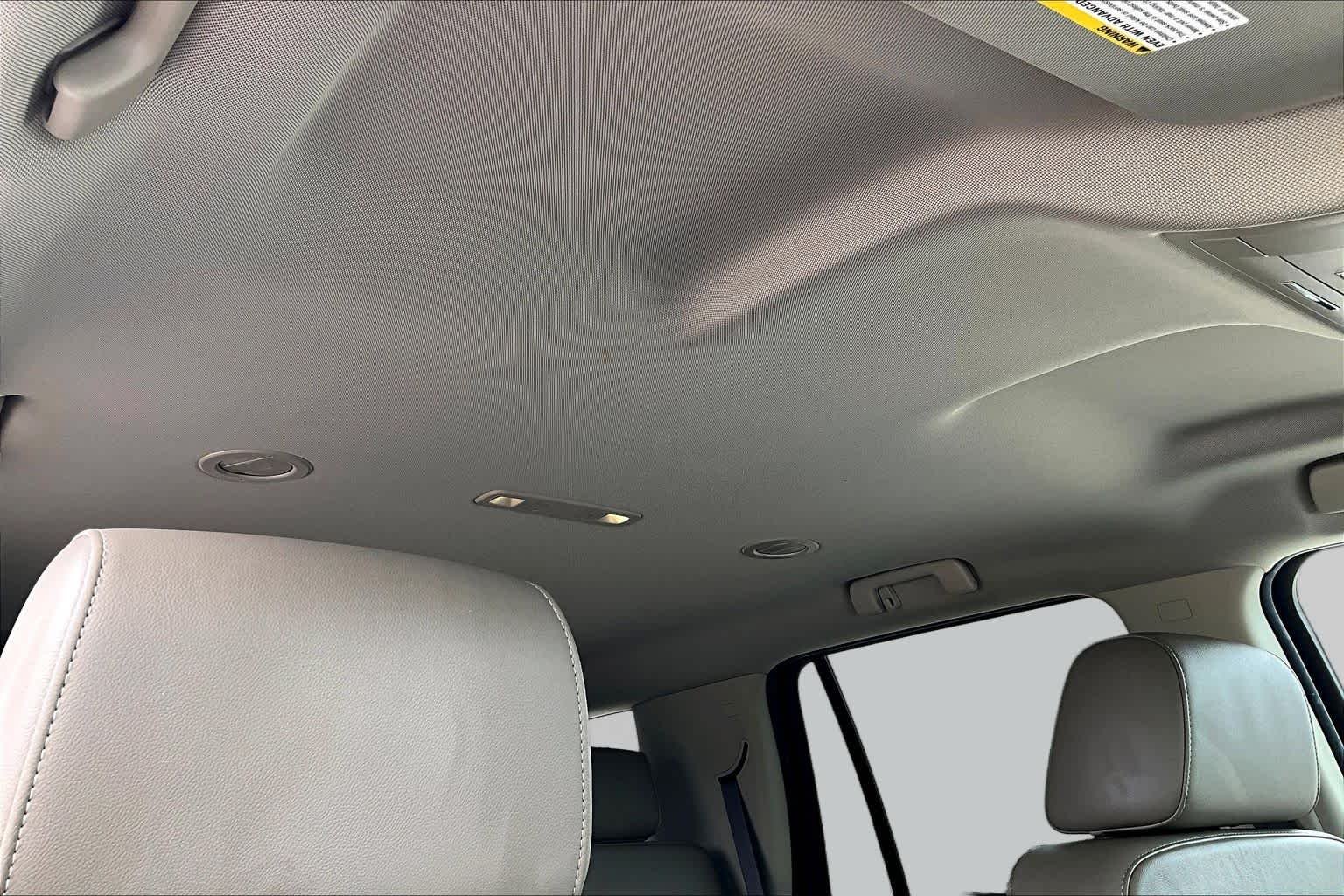 Used 2019 Iridescent Pearl Tricoat Chevrolet LT image 13