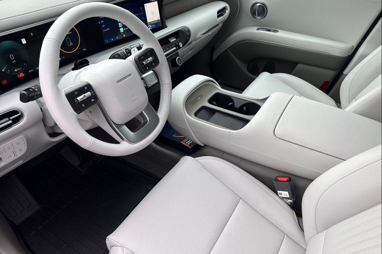 New 2027 Black Hyundai SEL 7P image 10