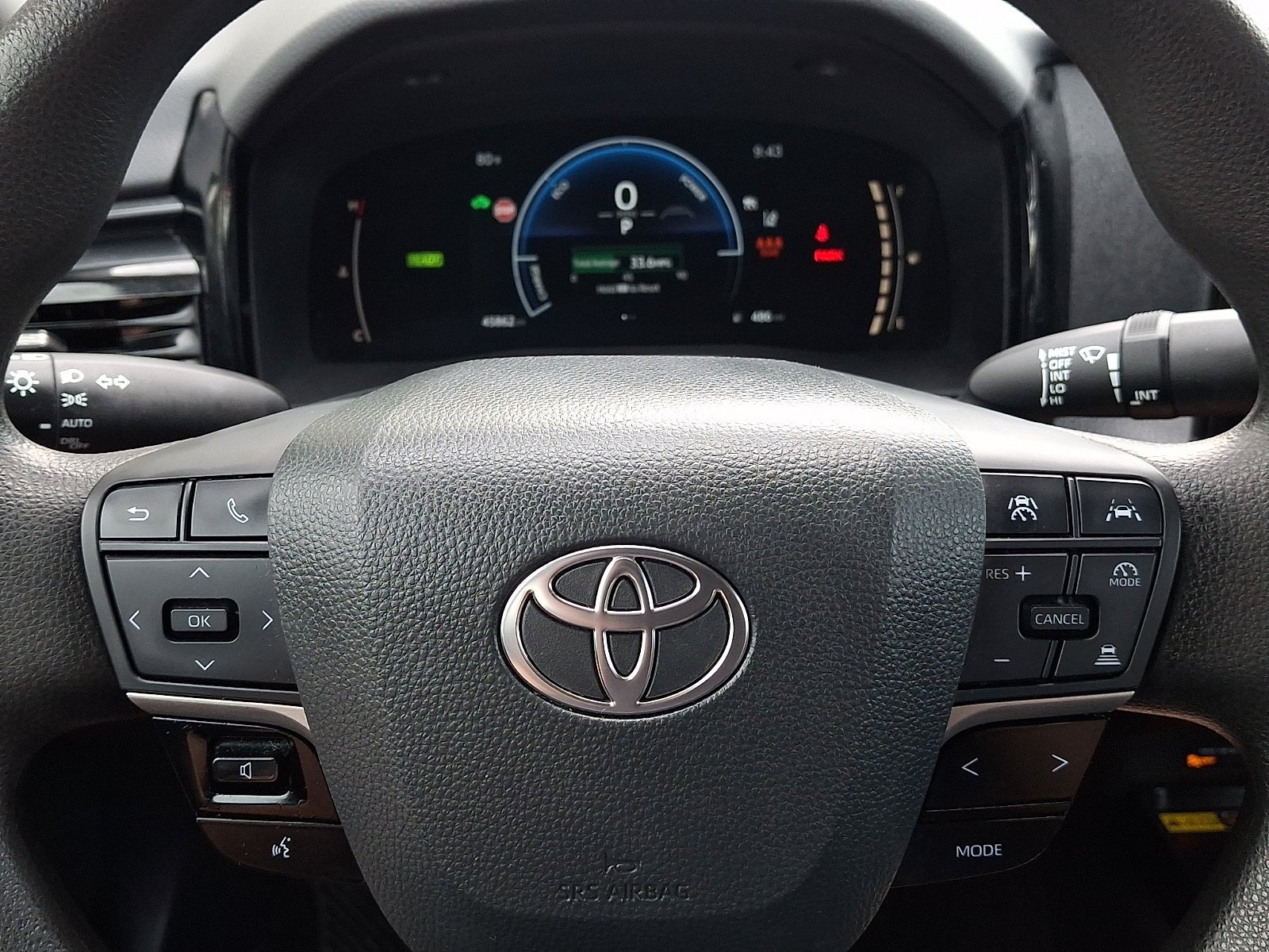 Used 2025 Underground Toyota LE image 17