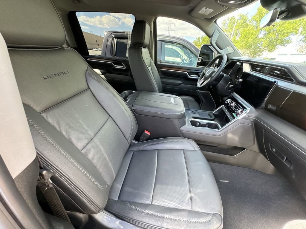 Used 2025 Sterling Metallic GMC Denali image 31