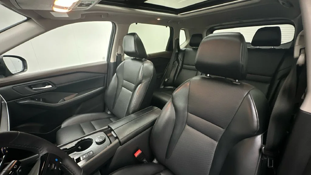 Used 2023 Black Nissan SV image 9