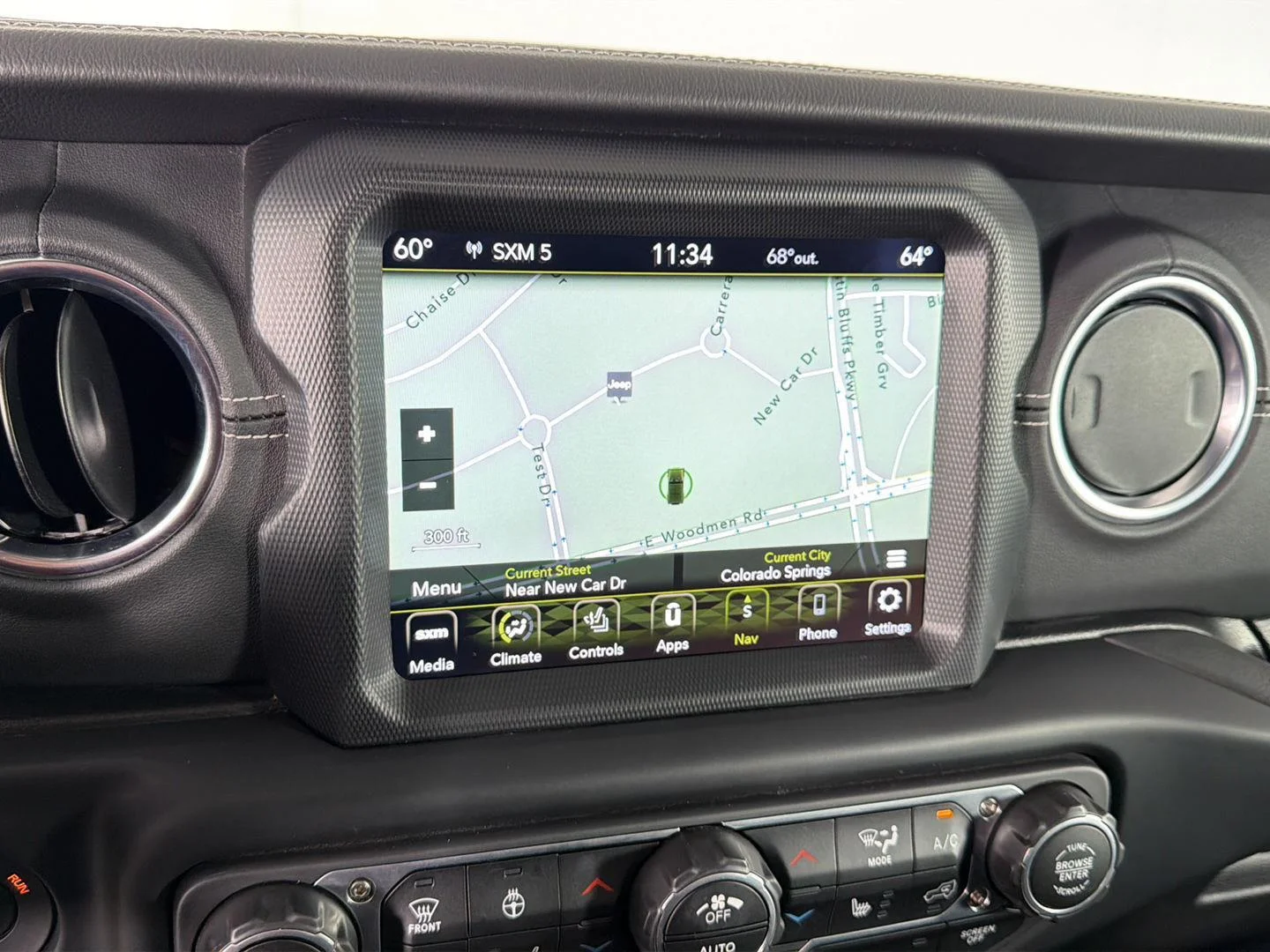 Used 2022 High Velocity Clearcoat Jeep Unlimited Sahara image 35