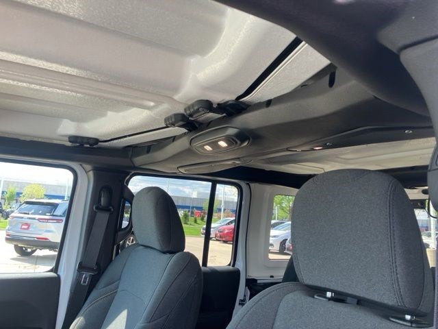 Certified Used 2025 Bright White Clearcoat Jeep Sahara image 11