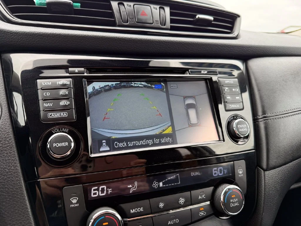 Used 2017 Gun Metallic Nissan SL image 30