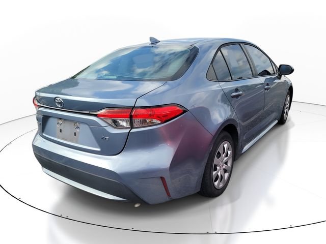Used 2021  Toyota LE image 5