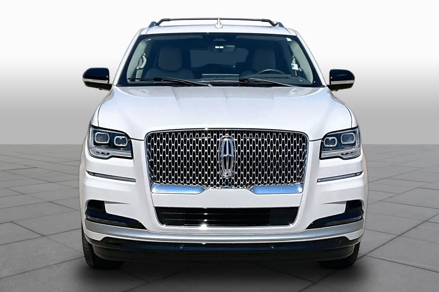 Pre-Owned 2024 Lincoln Navigator L Reserve