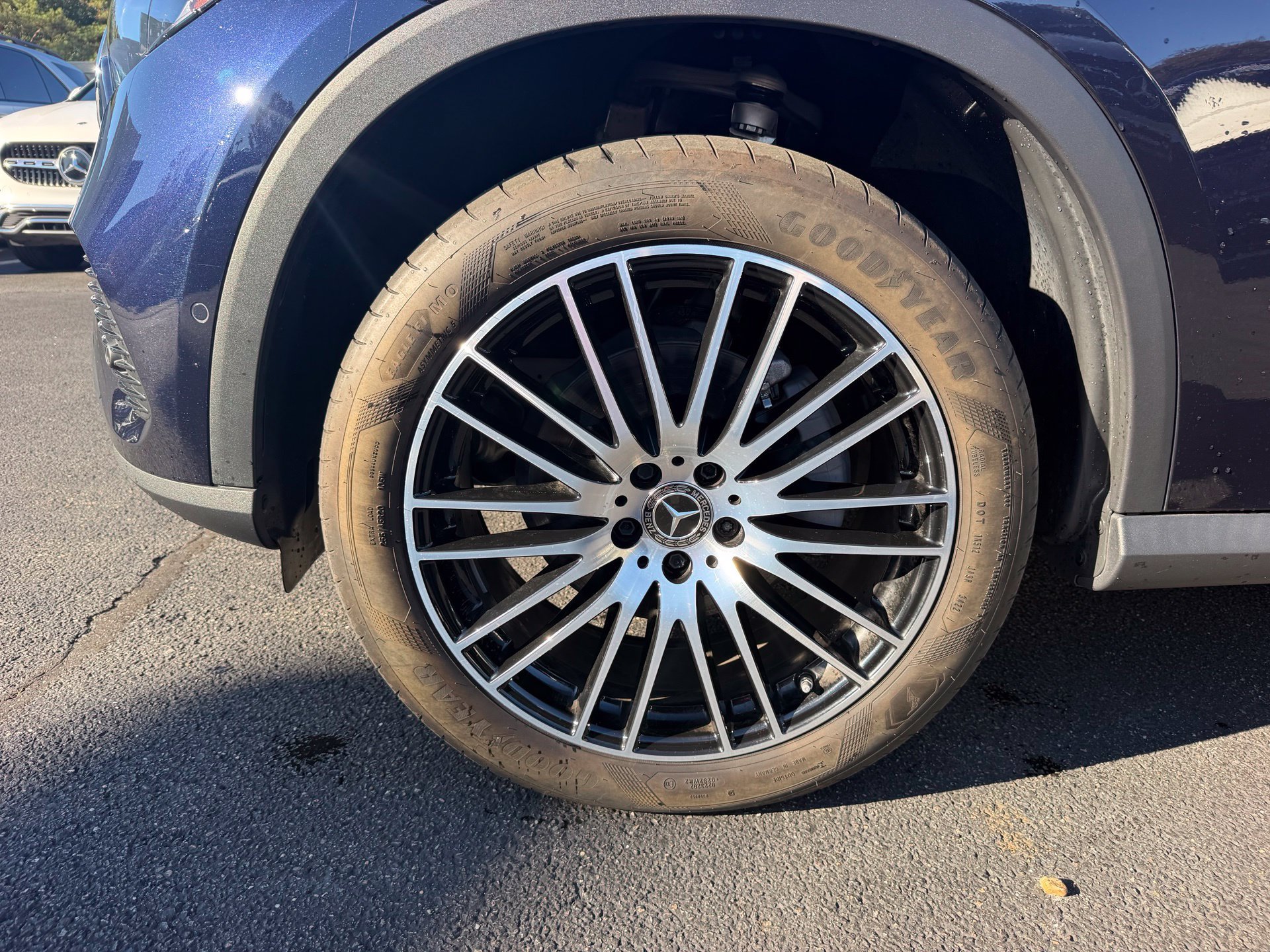 Used 2023 Blue Mercedes-Benz GLC 300 image 11