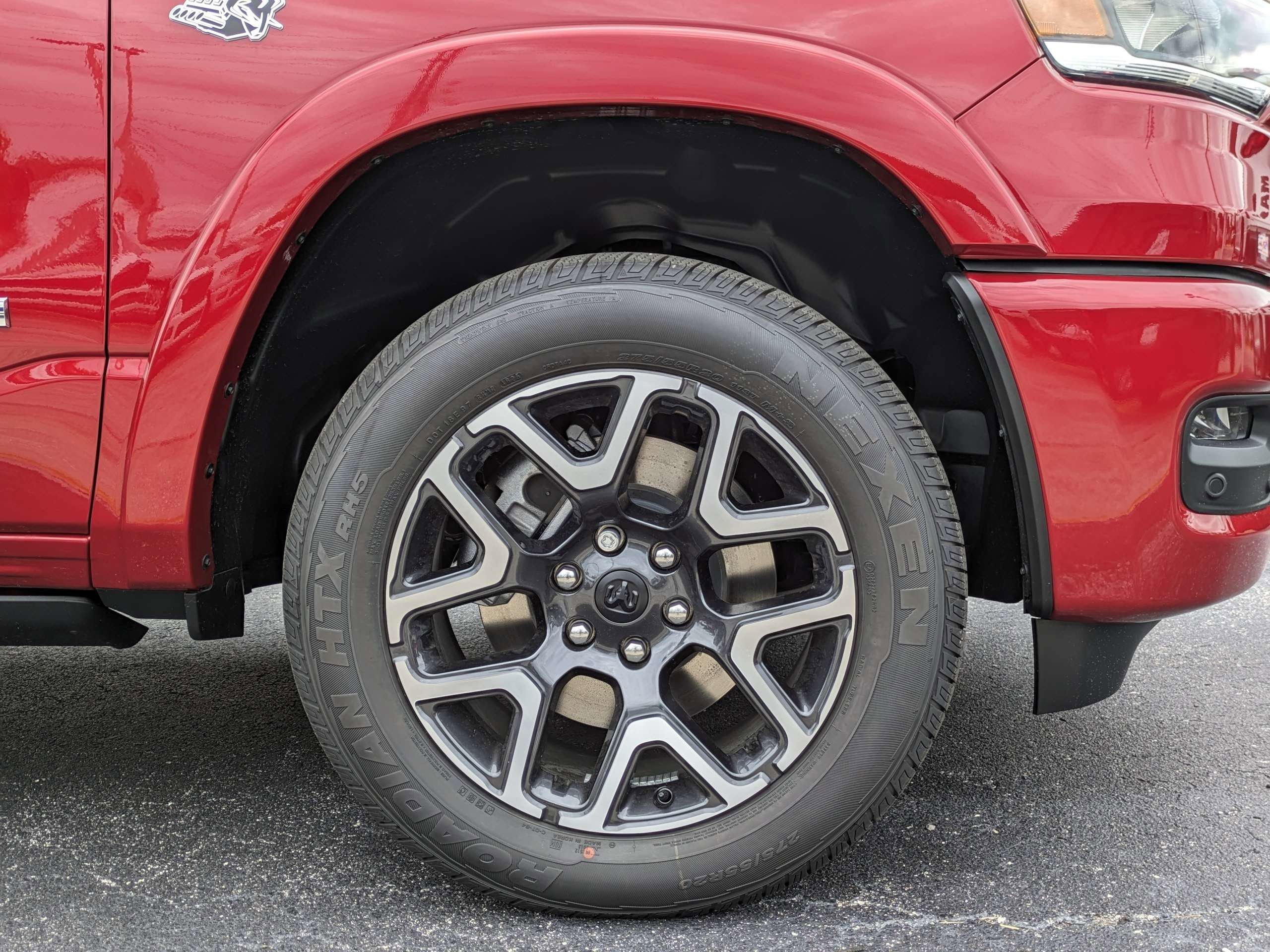 New 2026 Molten Red Pearl-Coat Exterior Paint RAM Laramie image 10