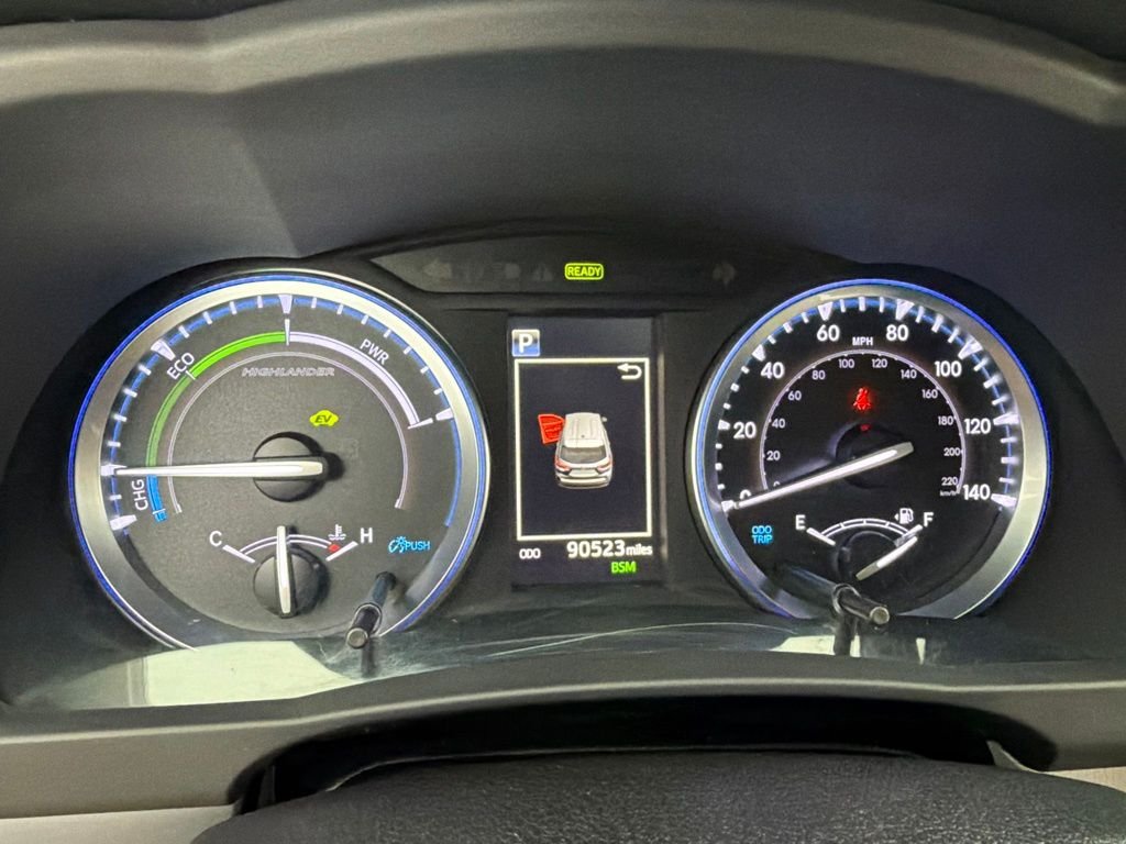 Used 2019 Silver Toyota XLE image 14