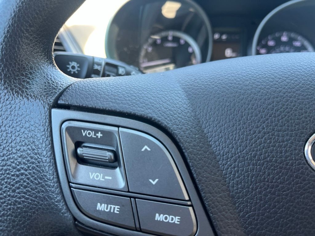 Used 2017 White Hyundai 2.4 image 13
