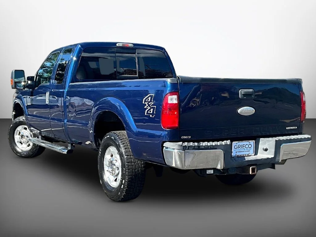Used 2012 Dark Blue Pearl Metallic Ford XLT image 5