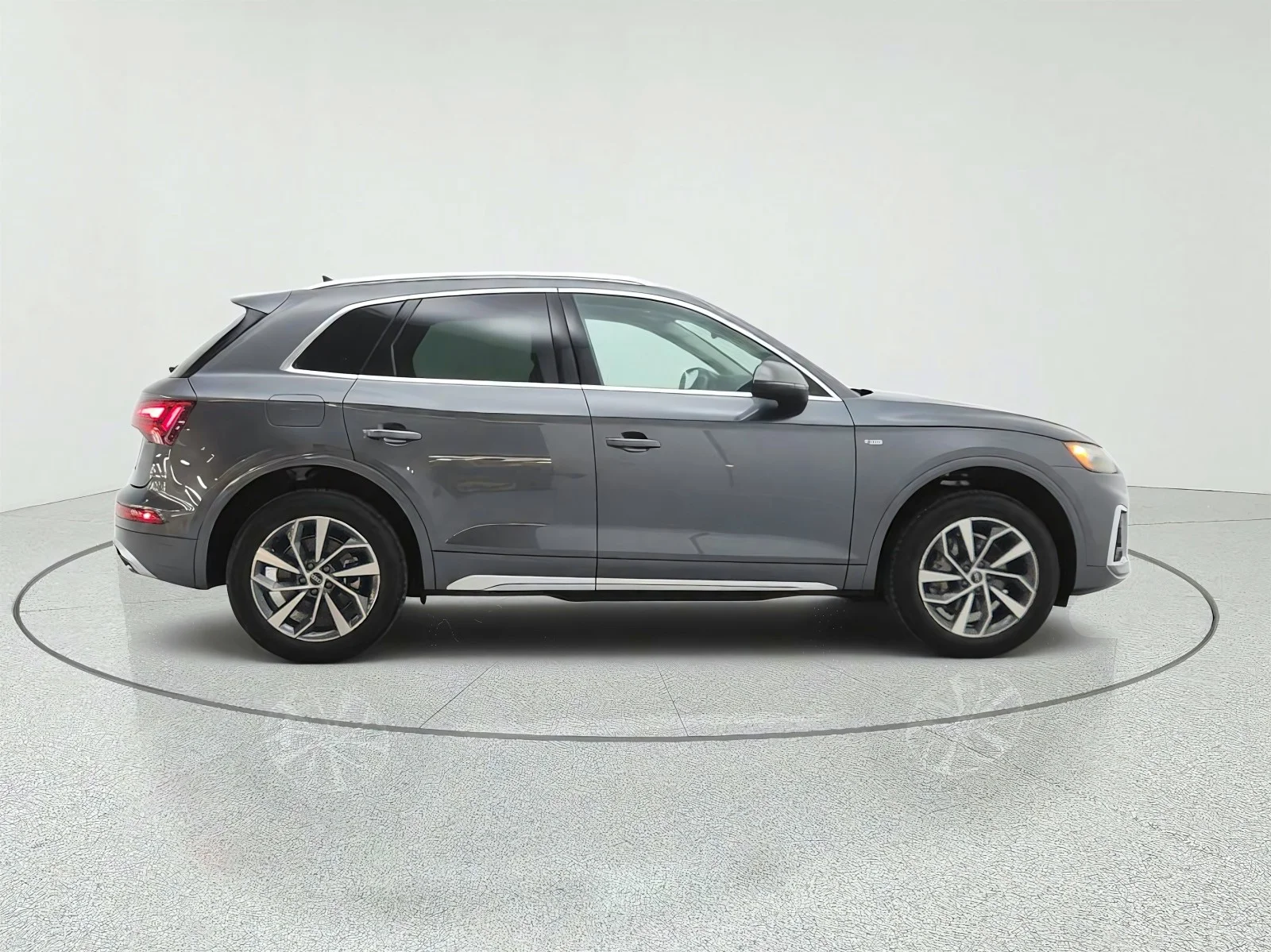 Used 2023 Daytona Gray Pearl Effect Audi S line Premium Plus image 4