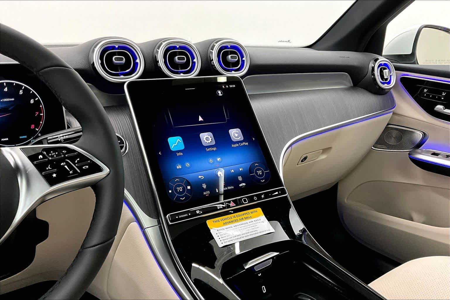 New 2026 Polar White Mercedes-Benz GLC 300 image 6