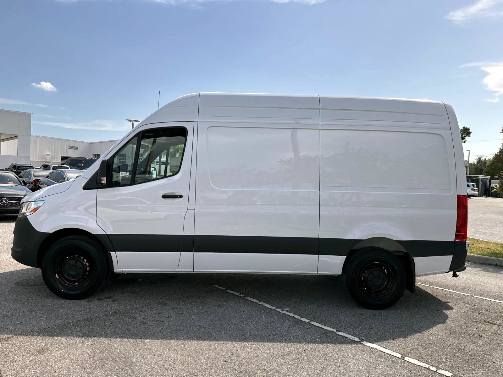 New 2026 Arctic White Sprinter Cargo 144 WB image 2