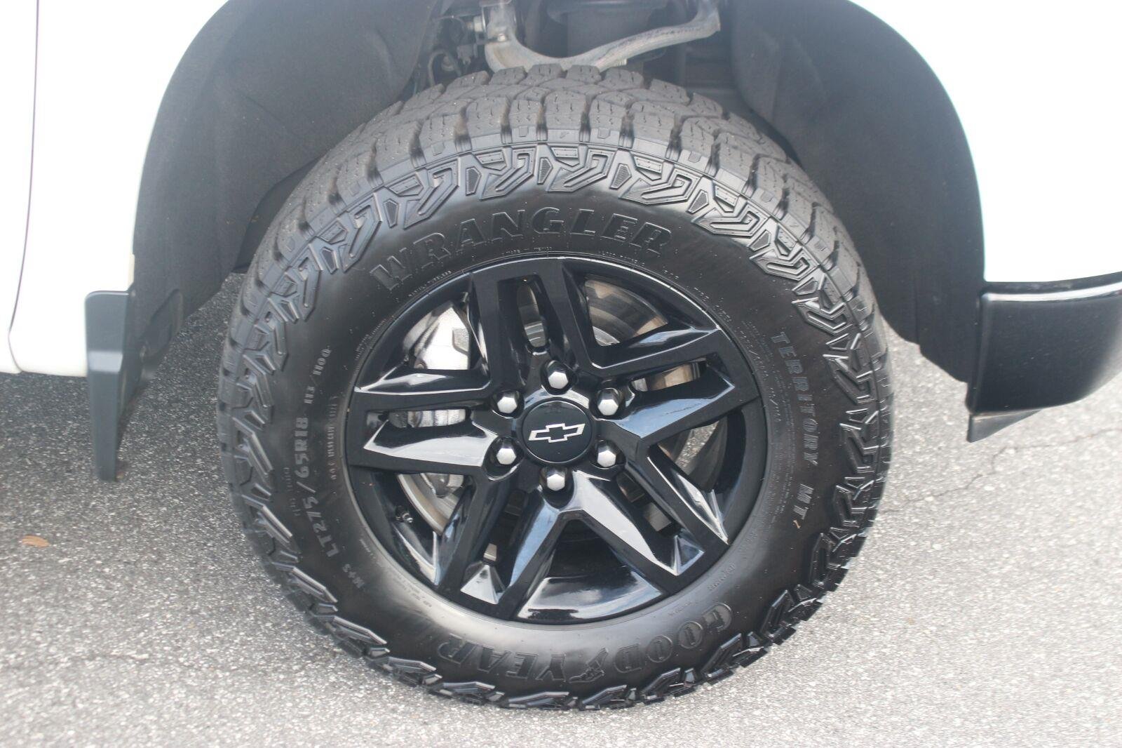 Used 2024 Summit White Chevrolet Custom Trail Boss image 36