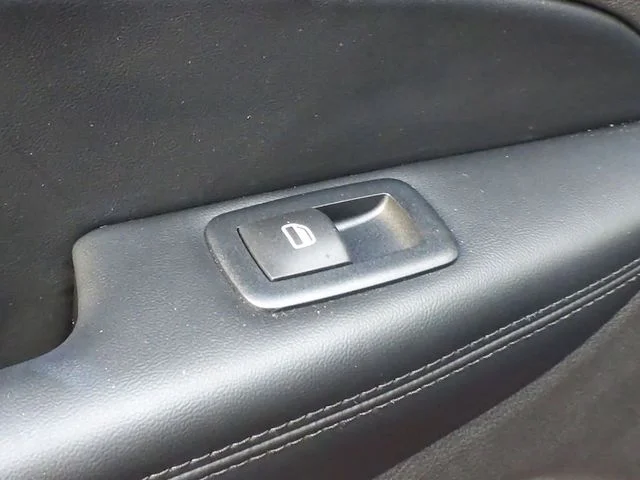 Used 2019 Red Jeep Limited image 30