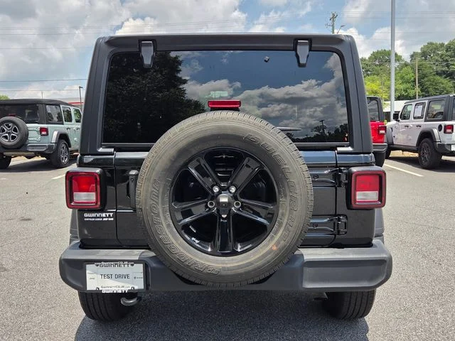 Used 2022 Black Jeep Unlimited Sport Altitude image 7