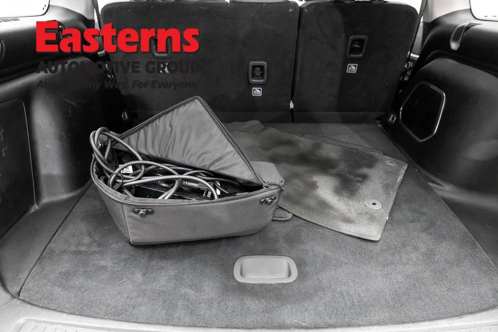 Used 2023 White Jeep 4xe image 9