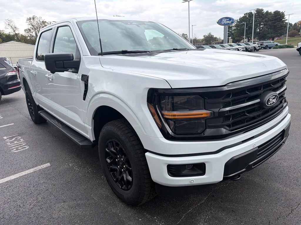 New 2026 Oxford White Ford XLT image 7