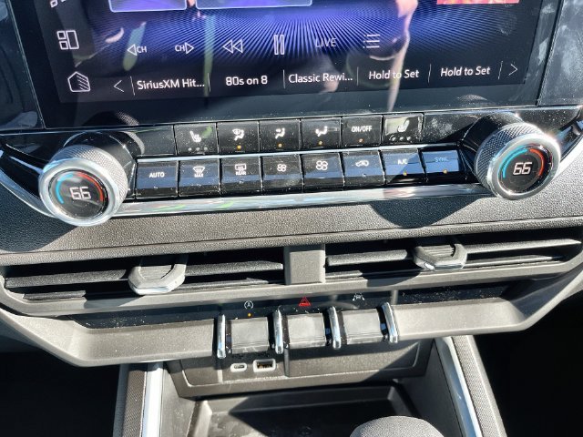 2026 Chevrolet Colorado photo 24 of 41