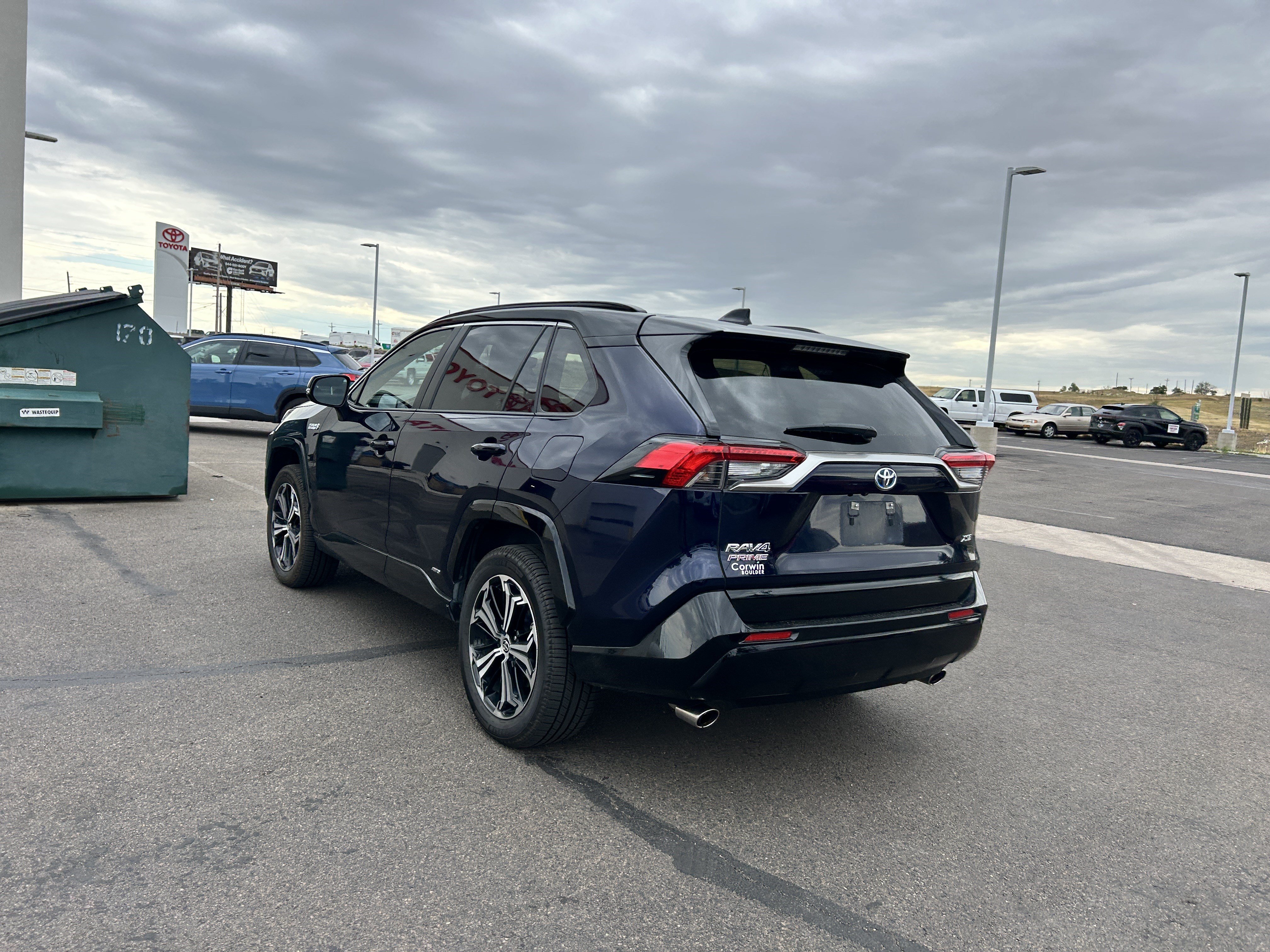 Used 2024 Wind Chill Pearl Toyota Hybrid XLE Premium image 3