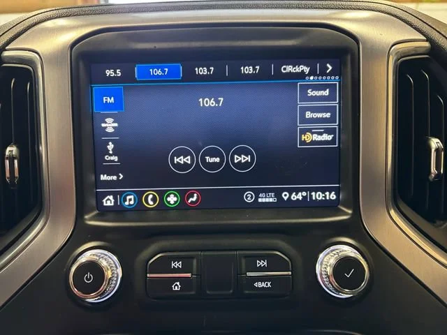 Used 2020 Onyx Black GMC SLE image 19