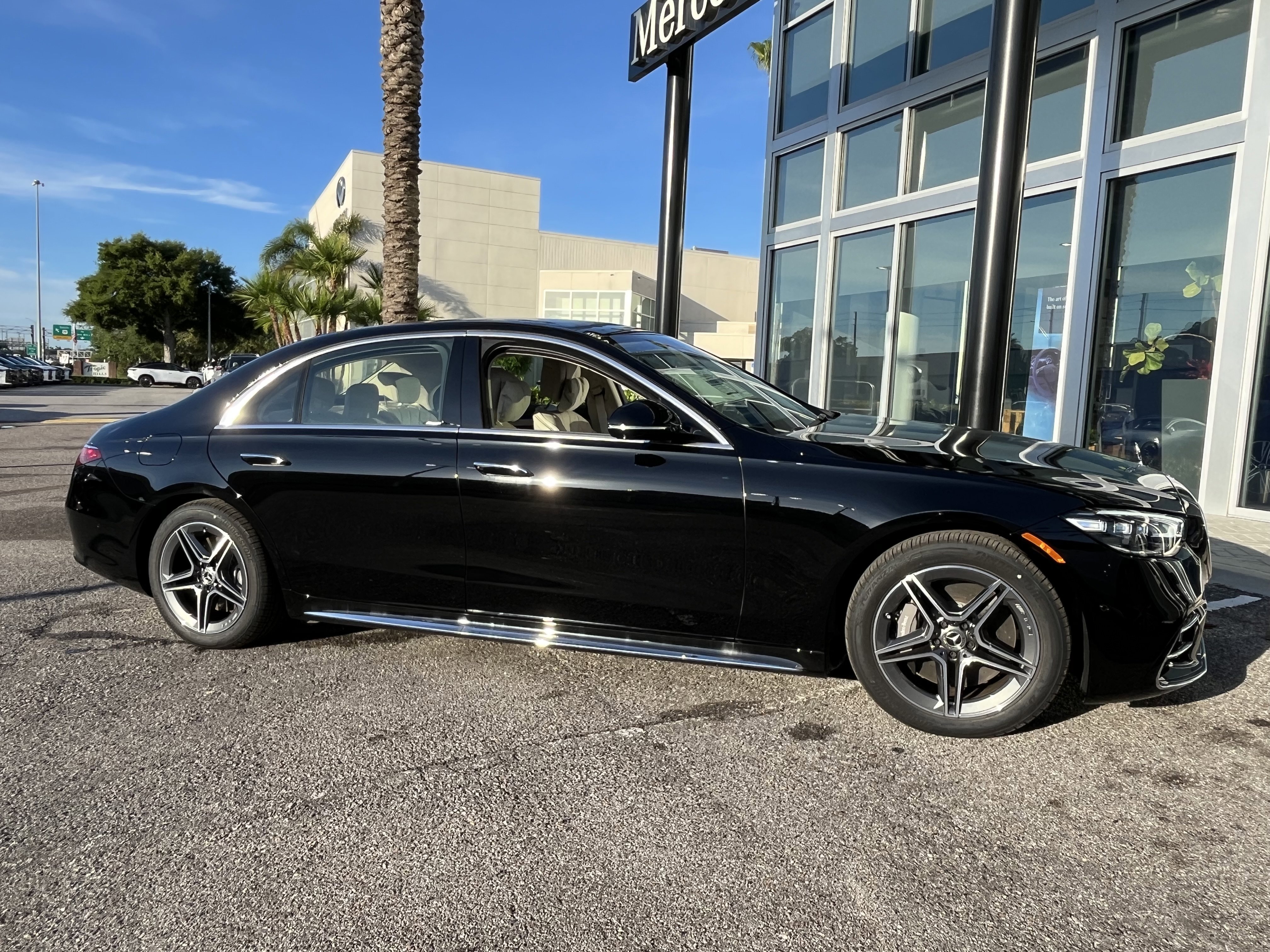 New 2026 Black Mercedes-Benz S 580e image 9