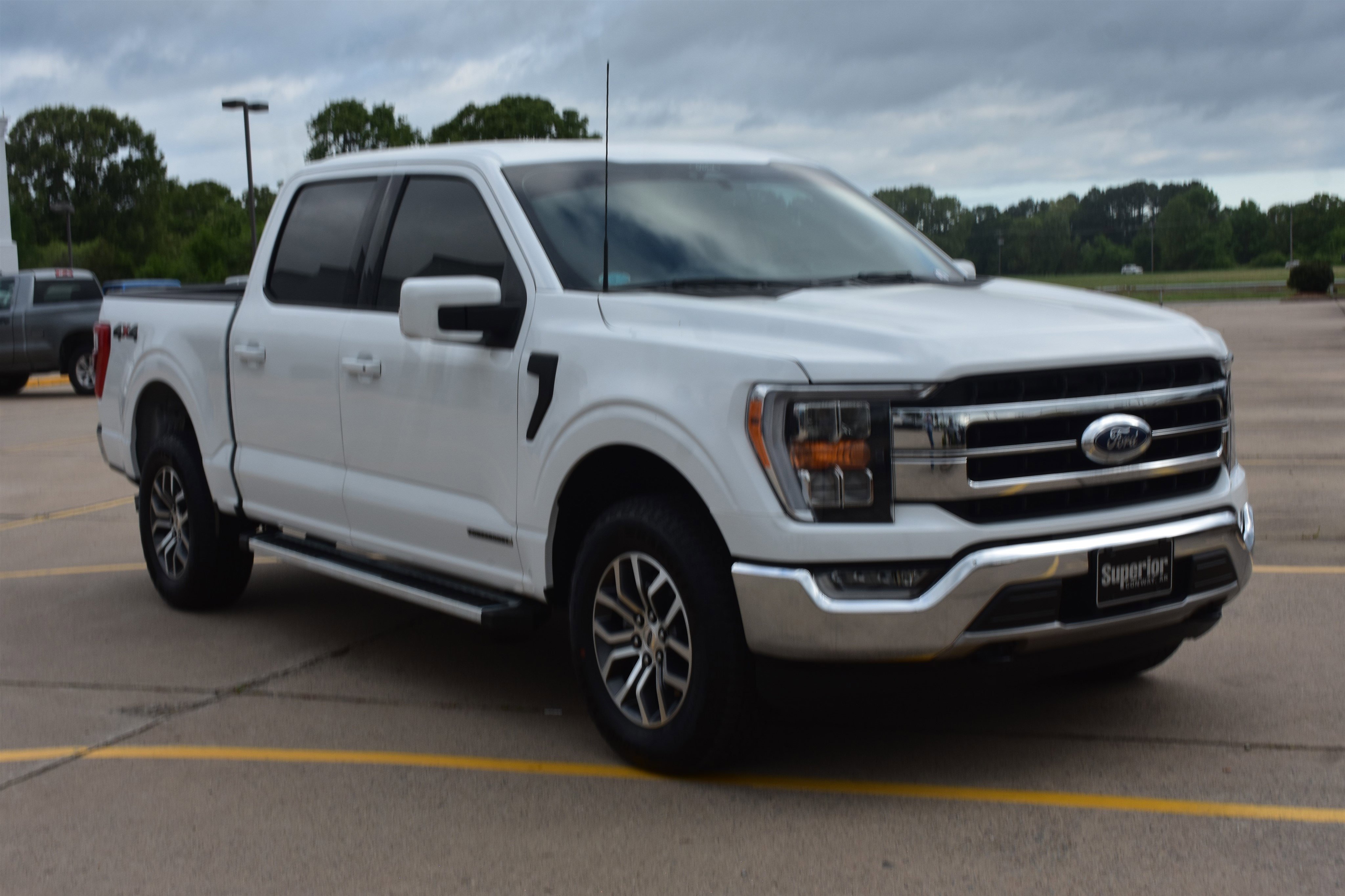 Used 2022  Ford LARIAT image 3