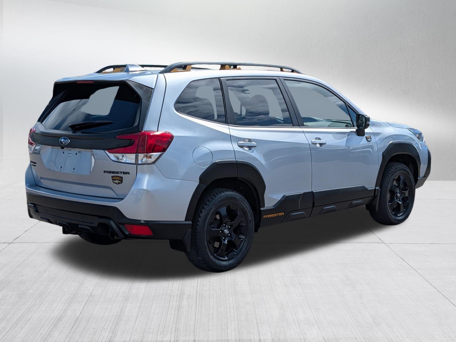 Used 2023 Ice Silver Metallic Subaru Wilderness image 7