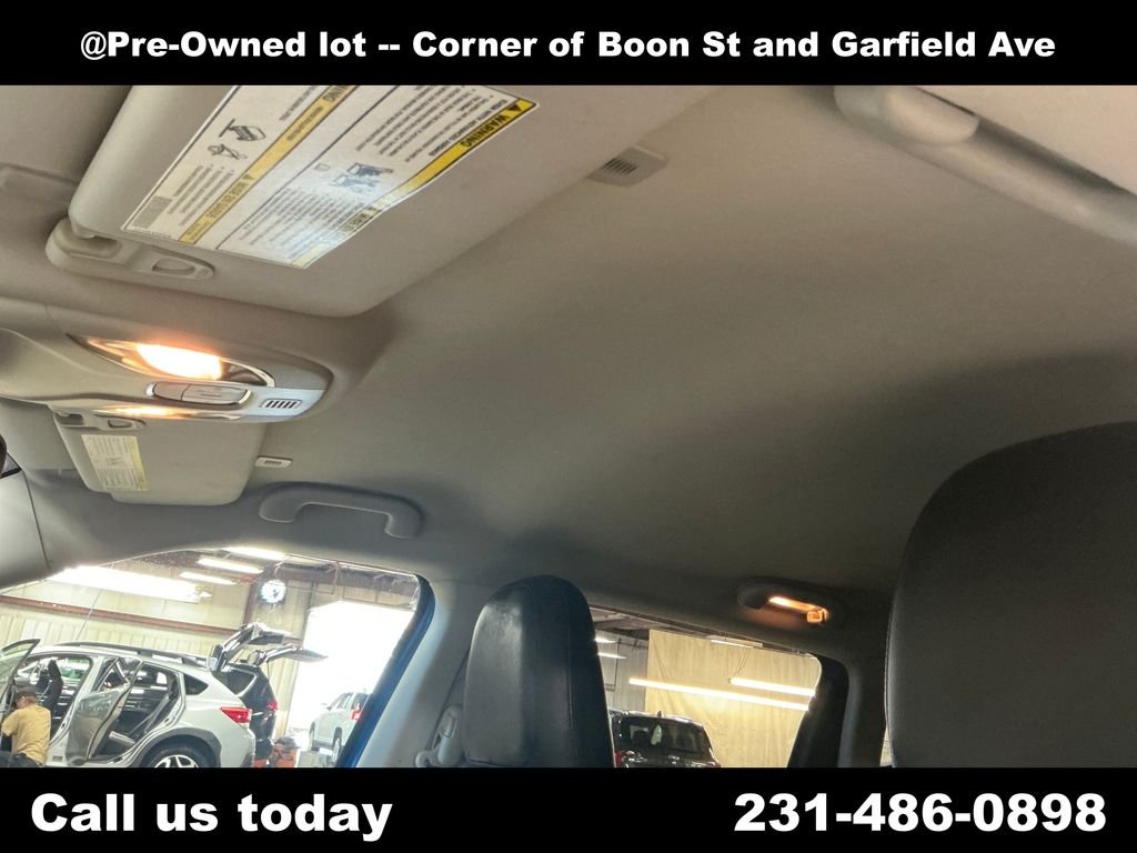Used 2018 Blue Jeep Limited image 13