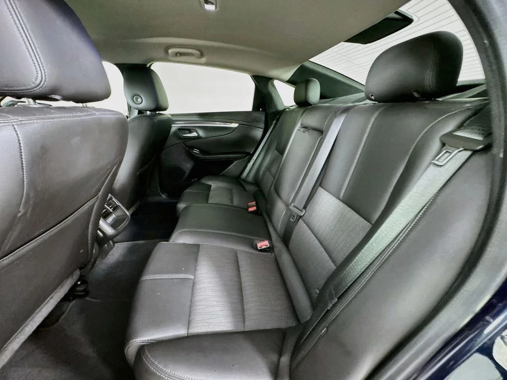 Used 2018 Blue Velvet Metallic Chevrolet LT image 28