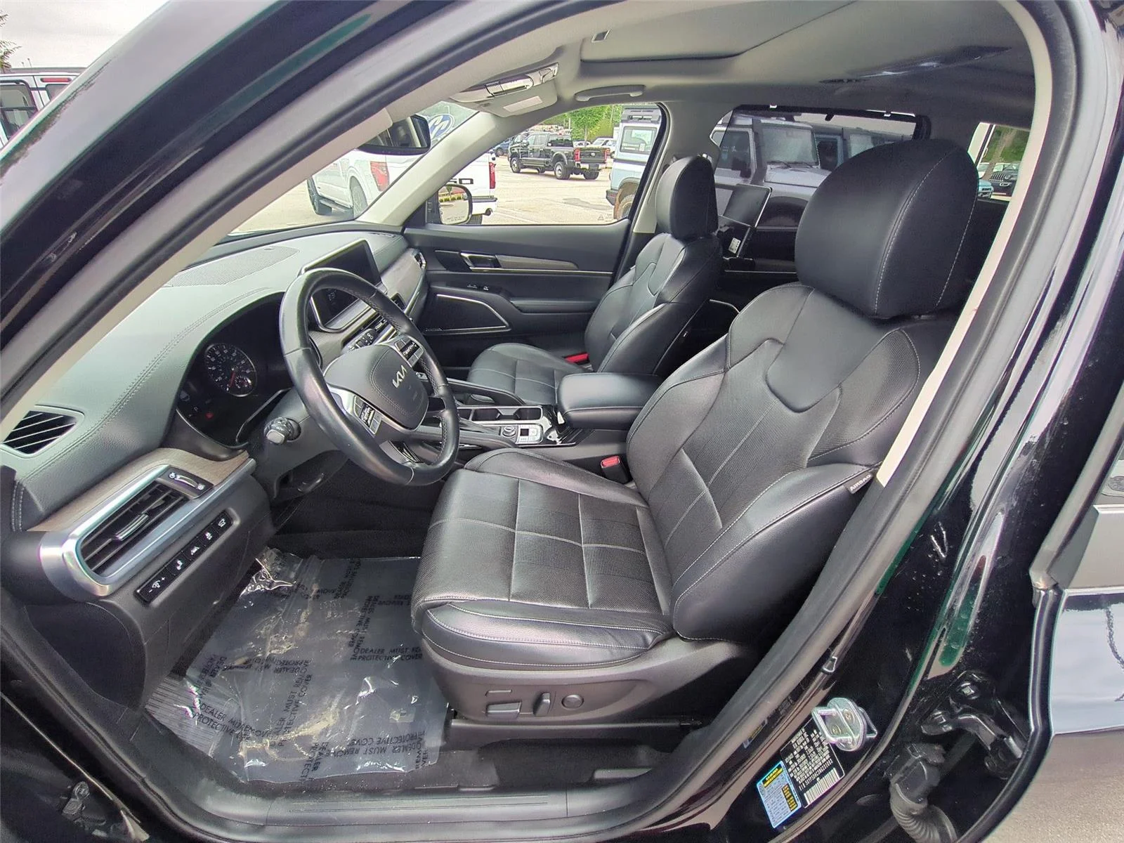 Used 2022 Ebony Black Kia SX image 18