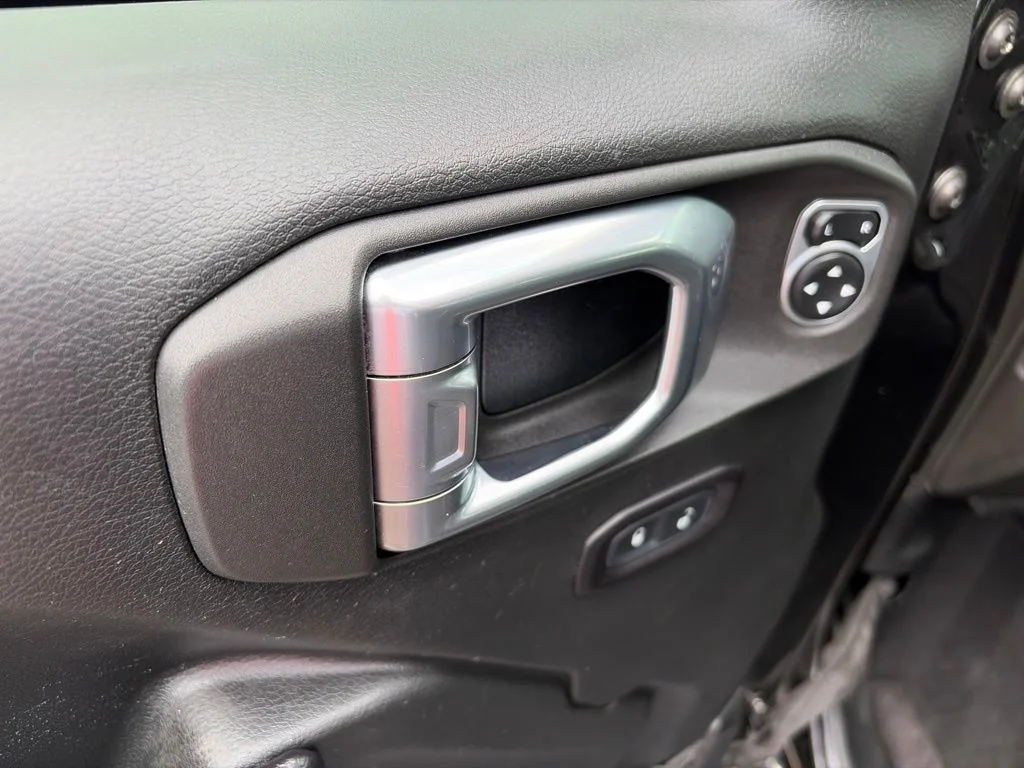 Certified Used 2018 Black Jeep Sport S image 19