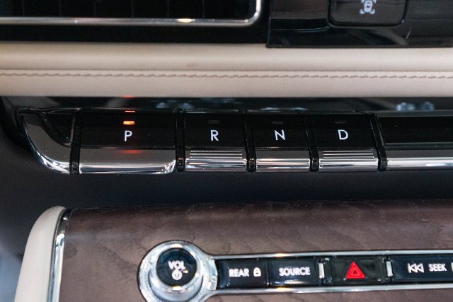 Used 2022 Blue Lincoln Grand Touring image 28