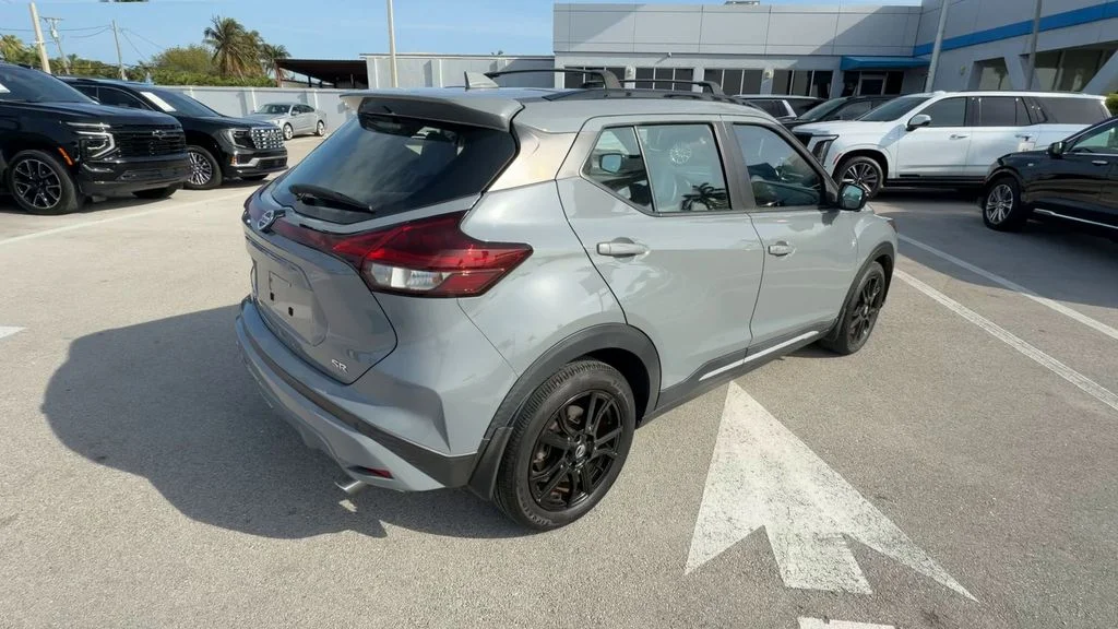 Used 2021 Gray Nissan SR image 8